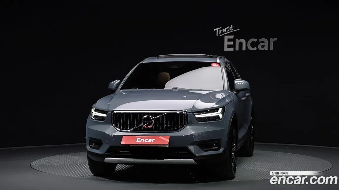 Volvo XC40 — фото 3