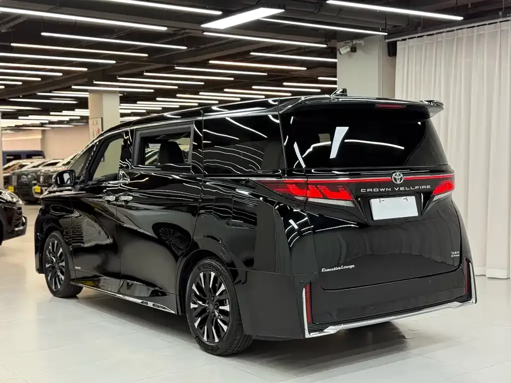 Toyota Vellfire — фото 6