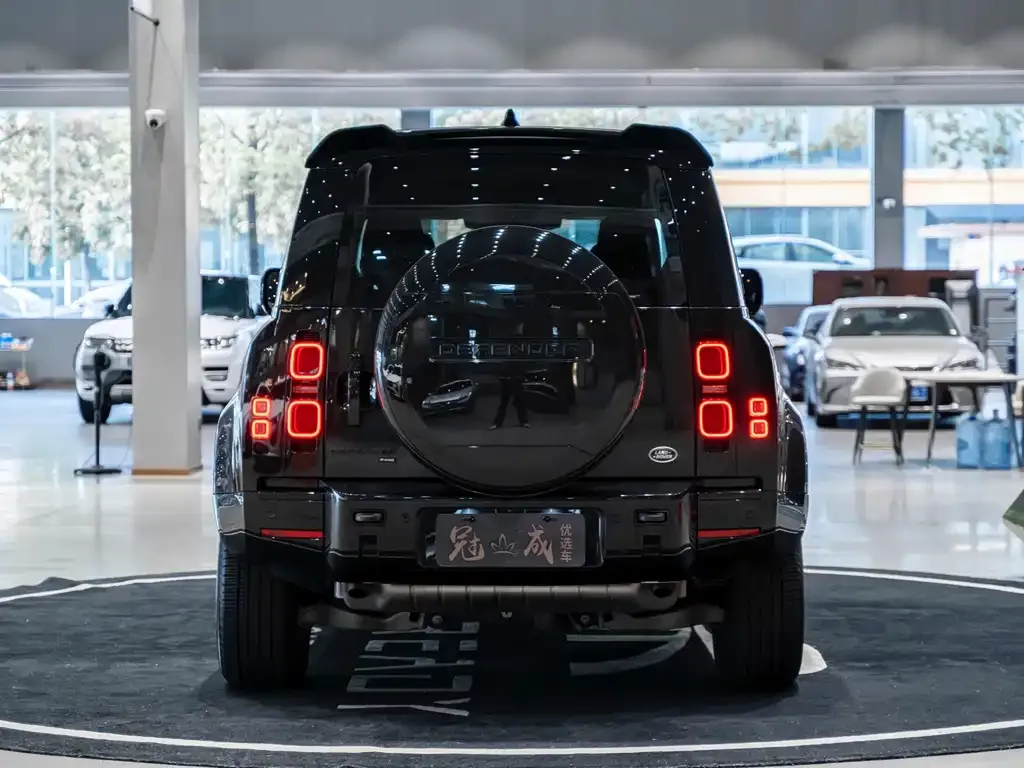Land Rover Defender 2023 из CN, фото 4