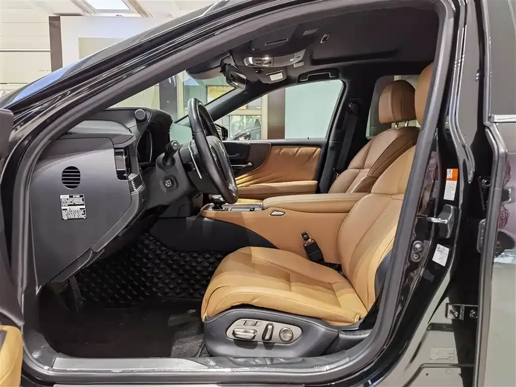 Lexus LS 2023 из CN, фото 10