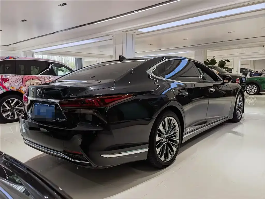 Lexus LS 2023 из CN, фото 4