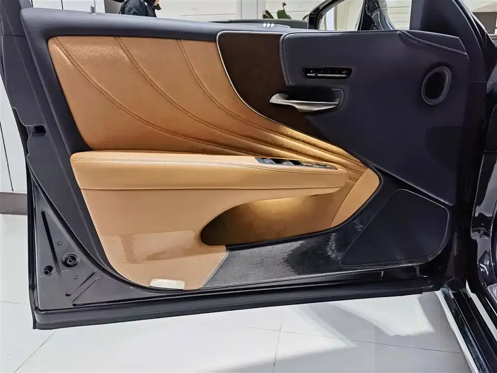Lexus LS 2023 из CN, фото 8