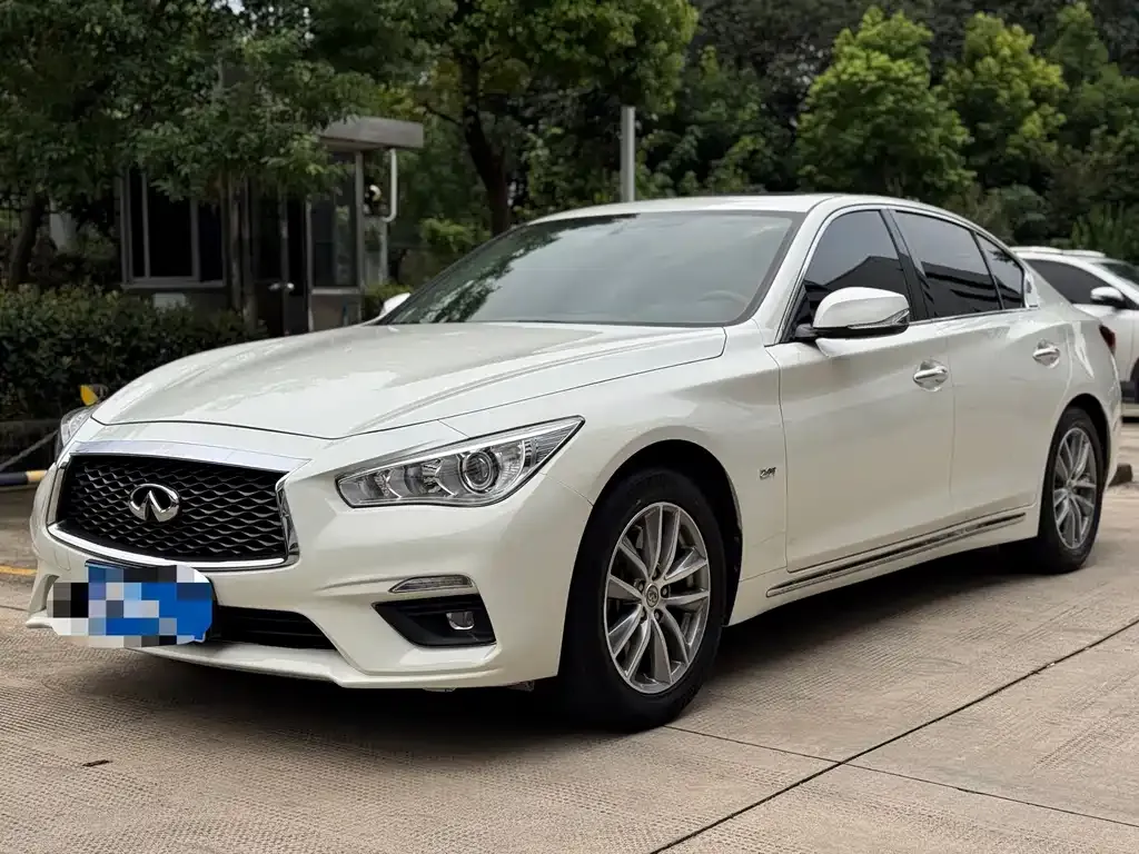 Infiniti Q50L 2023 из CN, фото 1