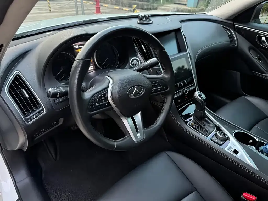 Infiniti Q50L 2023 из CN, фото 10