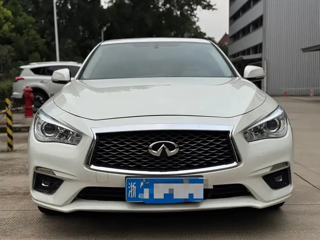 Infiniti Q50L 2023 из CN, фото 2