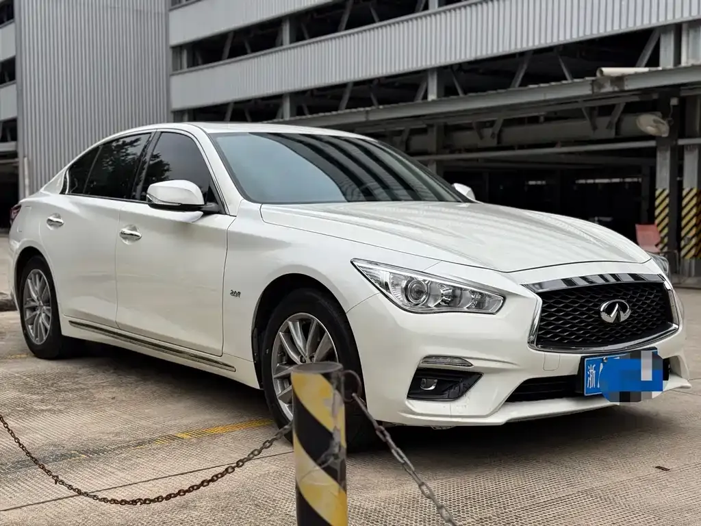 Infiniti Q50L 2023 из CN, фото 3