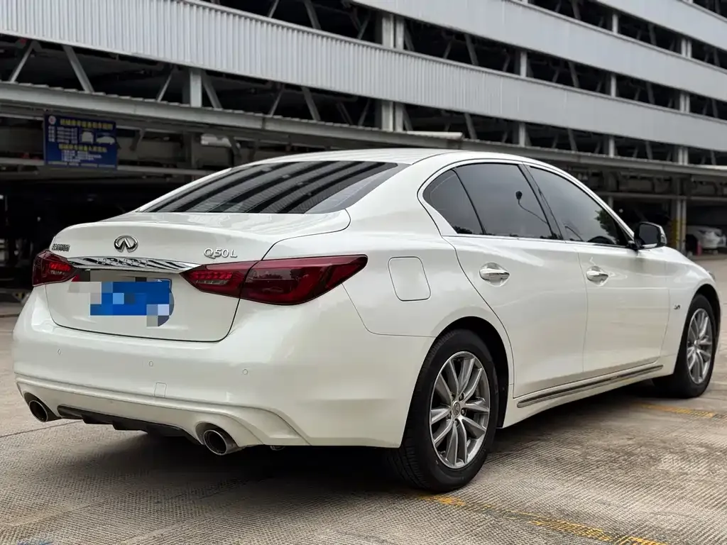 Infiniti Q50L 2023 из CN, фото 5