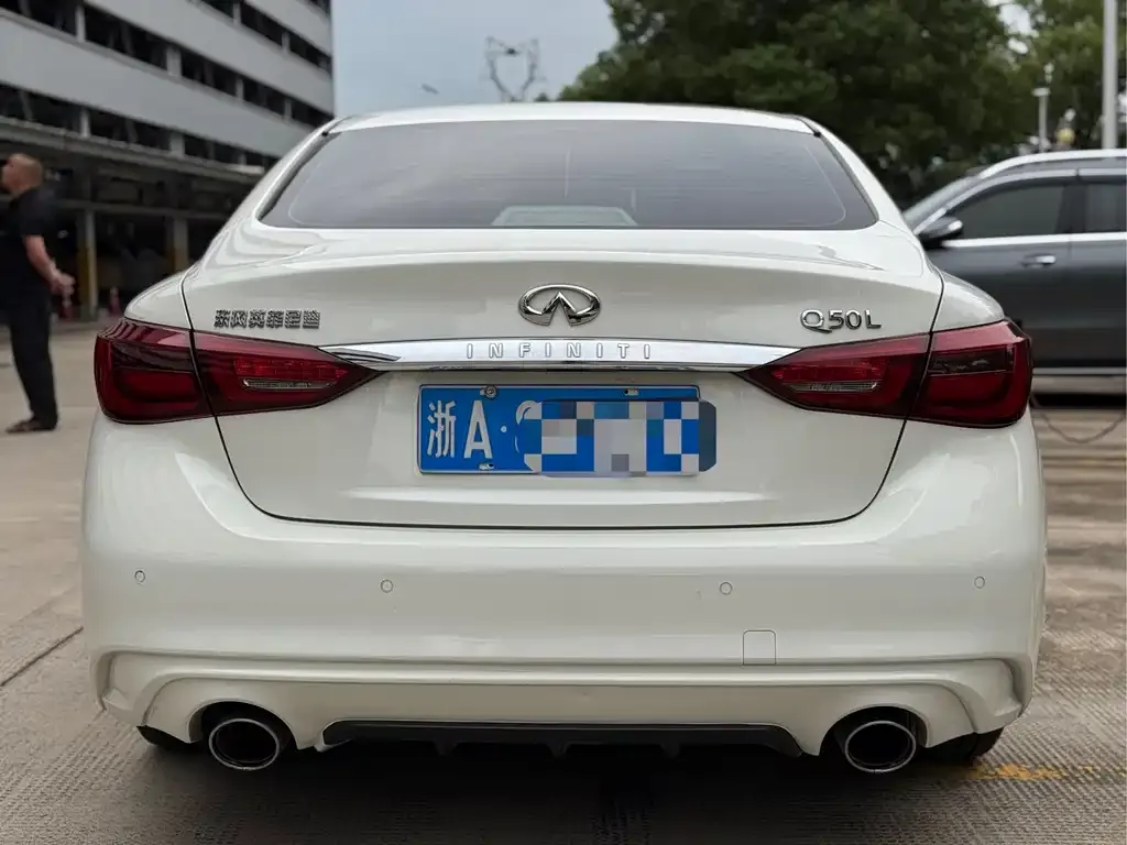Infiniti Q50L 2023 из CN, фото 6