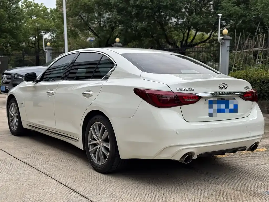 Infiniti Q50L 2023 из CN, фото 7