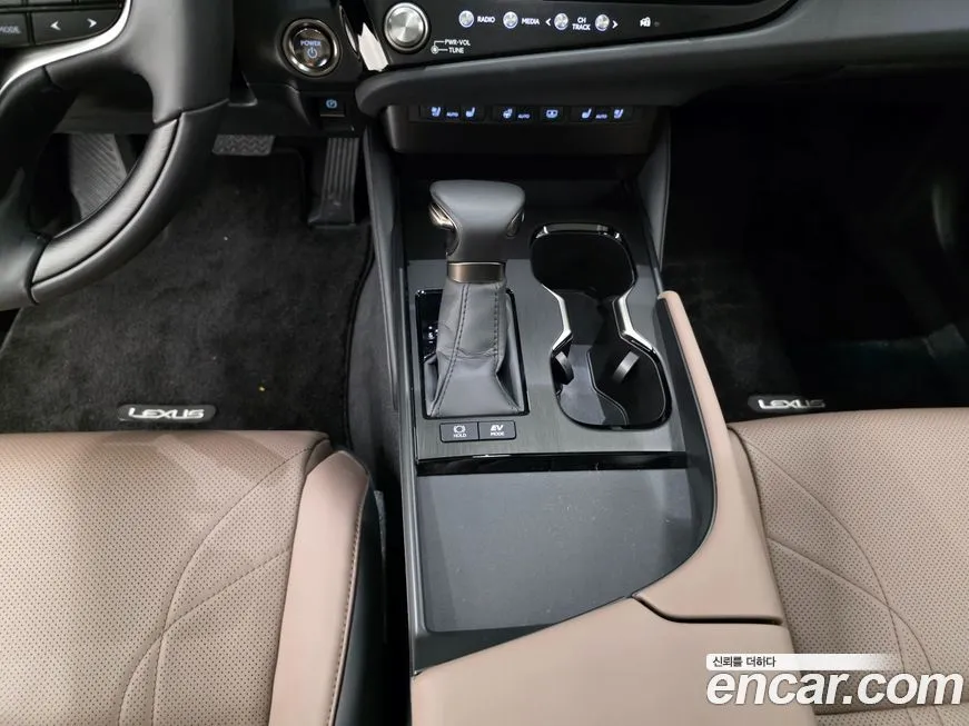 Lexus ES 2025 из KR, фото 9