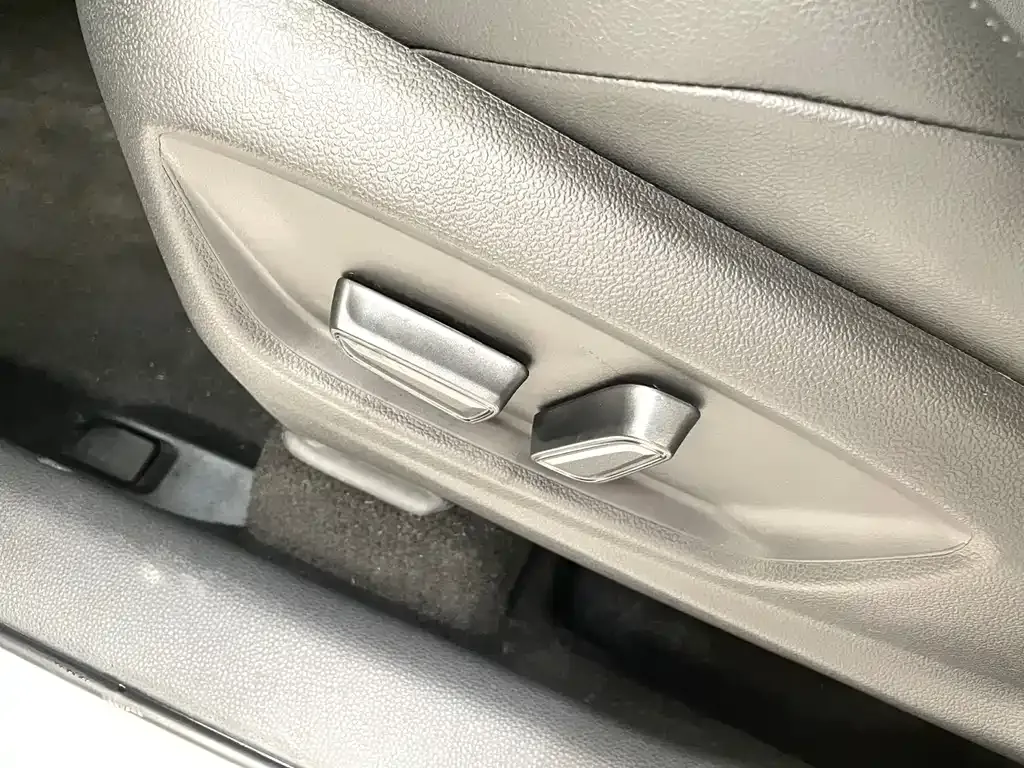 Toyota Frontlander 2022 из CN, фото 10