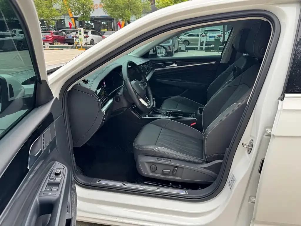 Volkswagen Passat New Energy 2021 из CN, фото 4