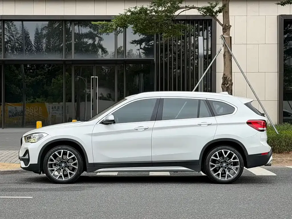 BMW X1 2022 из CN, фото 2