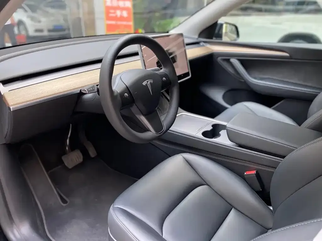 Tesla Model Y 2023 из CN, фото 5
