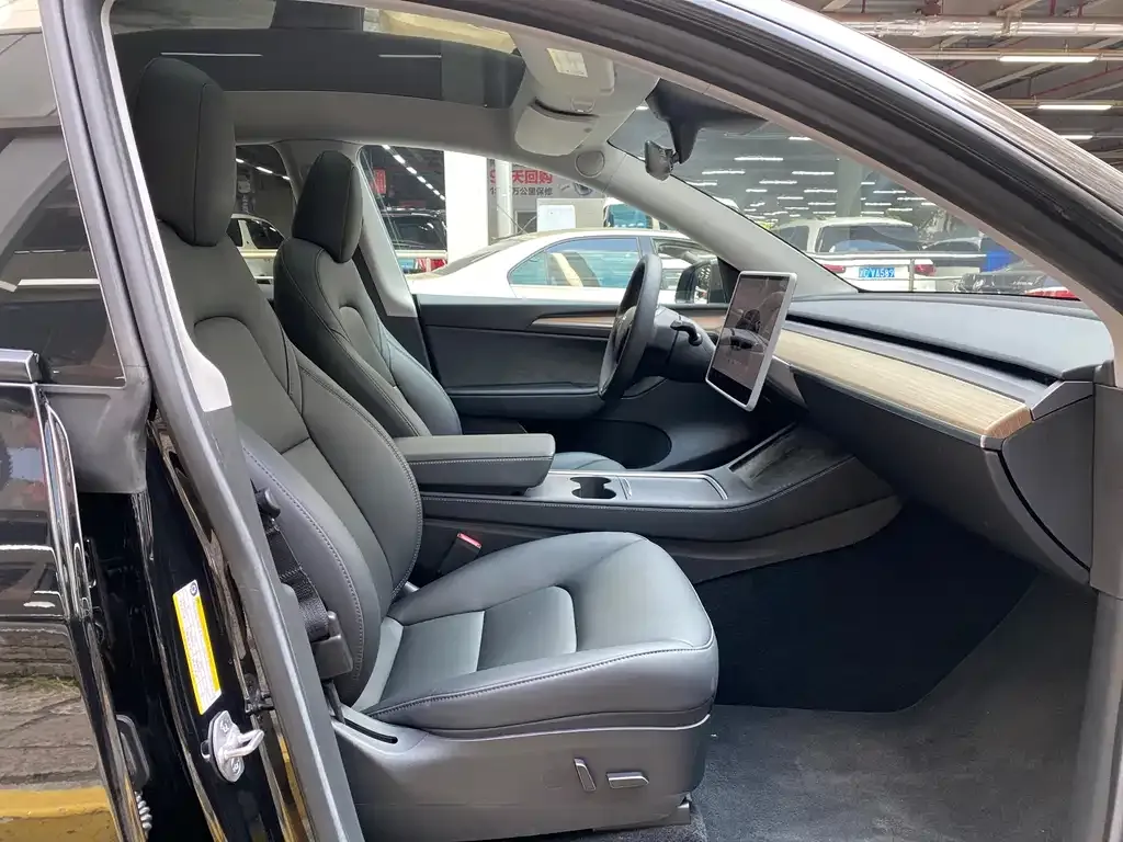 Tesla Model Y 2023 из CN, фото 9