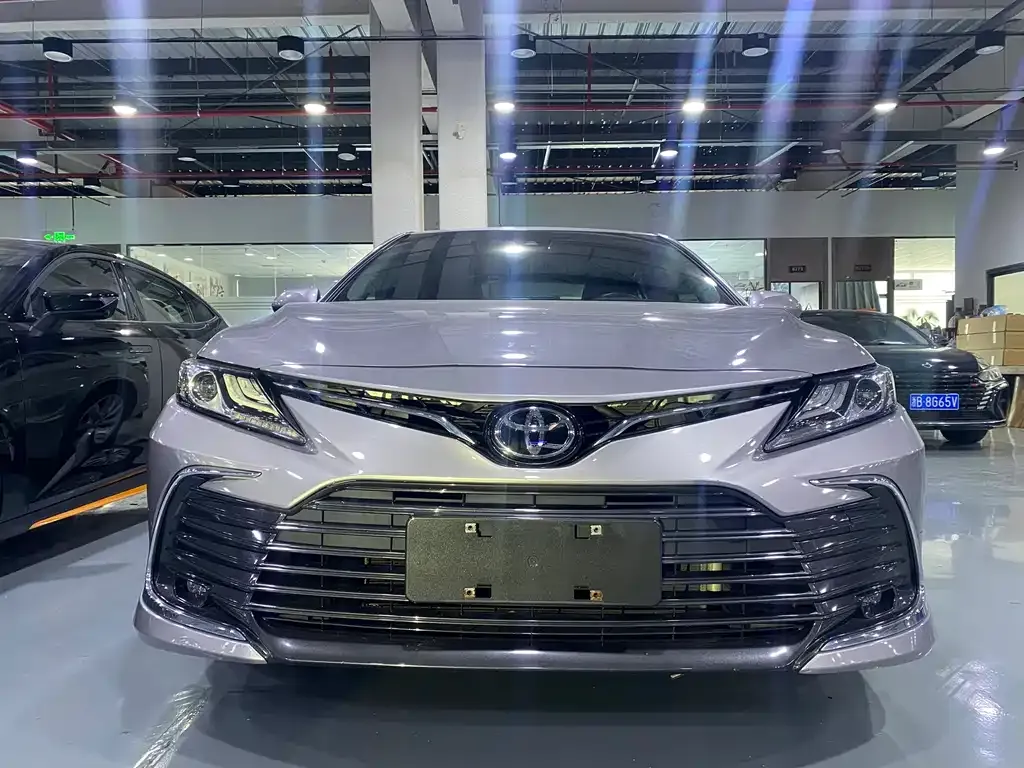 Toyota Camry 2021 из CN, фото 2