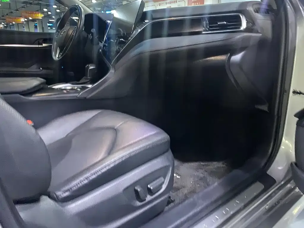 Toyota Camry 2021 из CN, фото 4