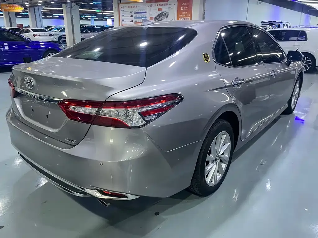 Toyota Camry 2021 из CN, фото 9