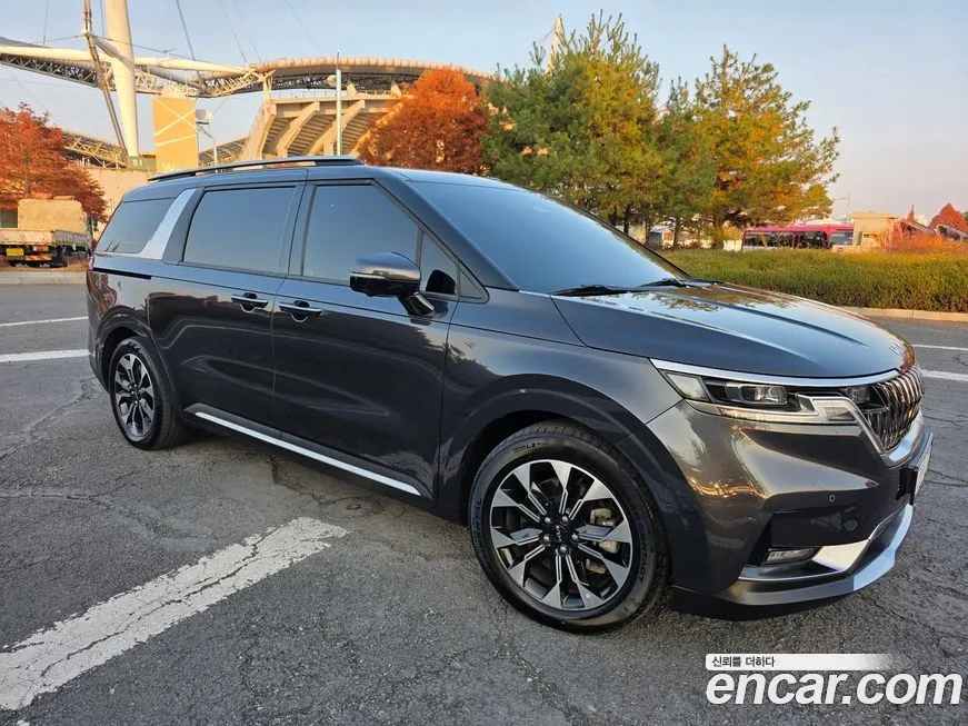 Kia Carnival — фото 1