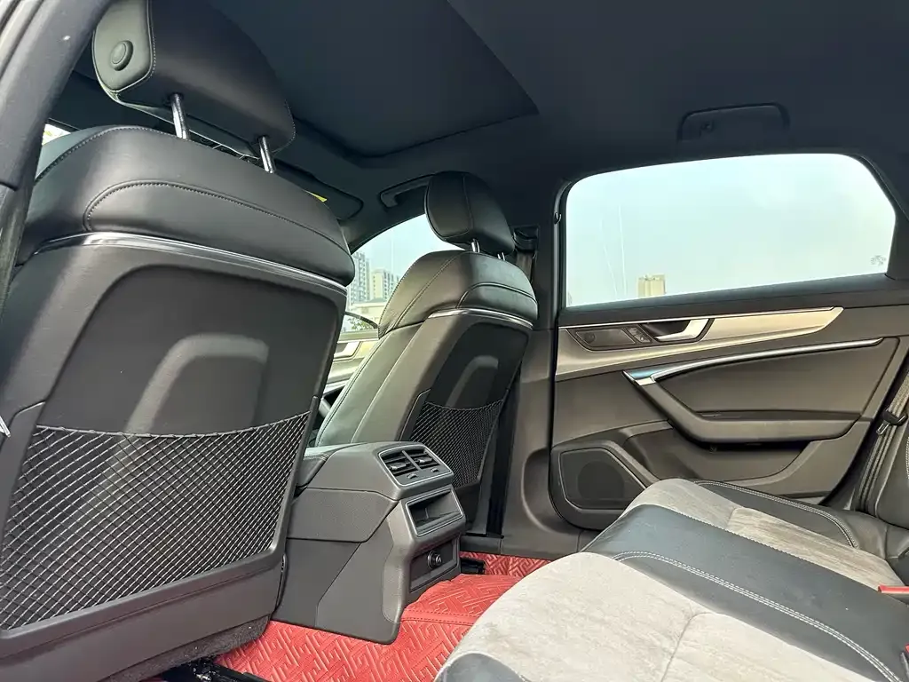 Audi A6L 2022 из CN, фото 10