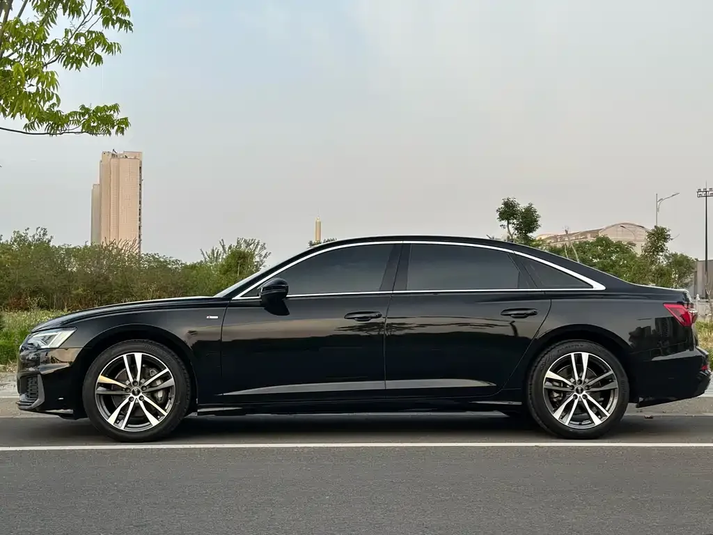 Audi A6L 2022 из CN, фото 4