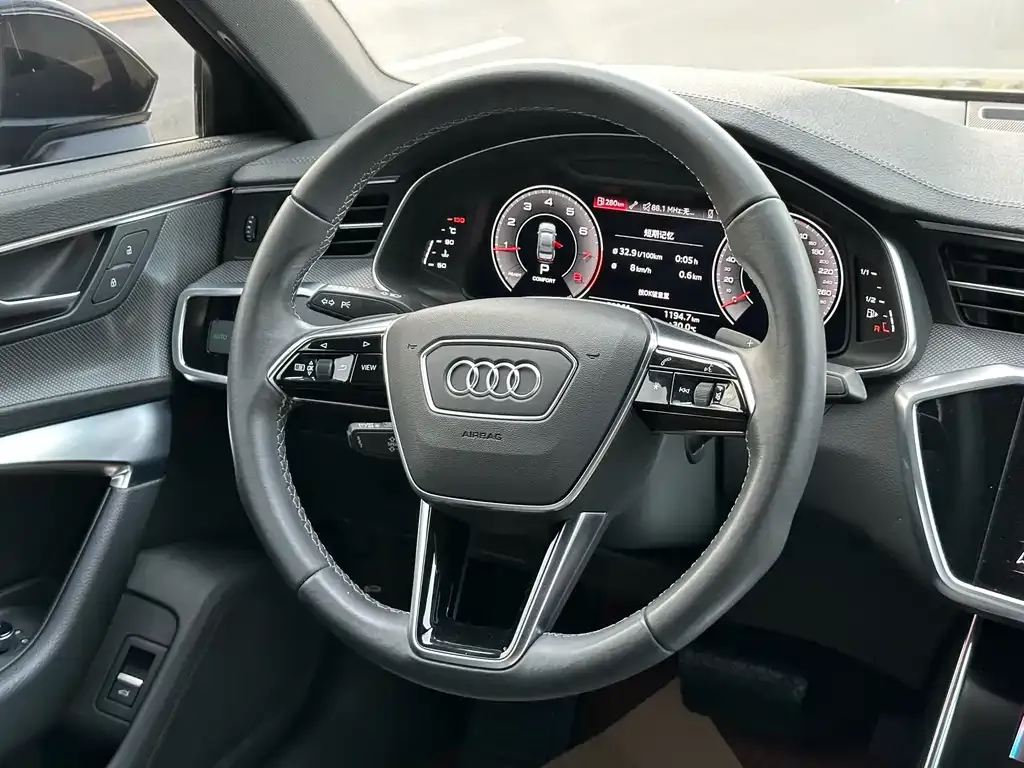 Audi A6L 2022 из CN, фото 8