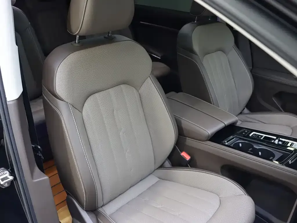 Volkswagen Viloran 2023 из CN, фото 8