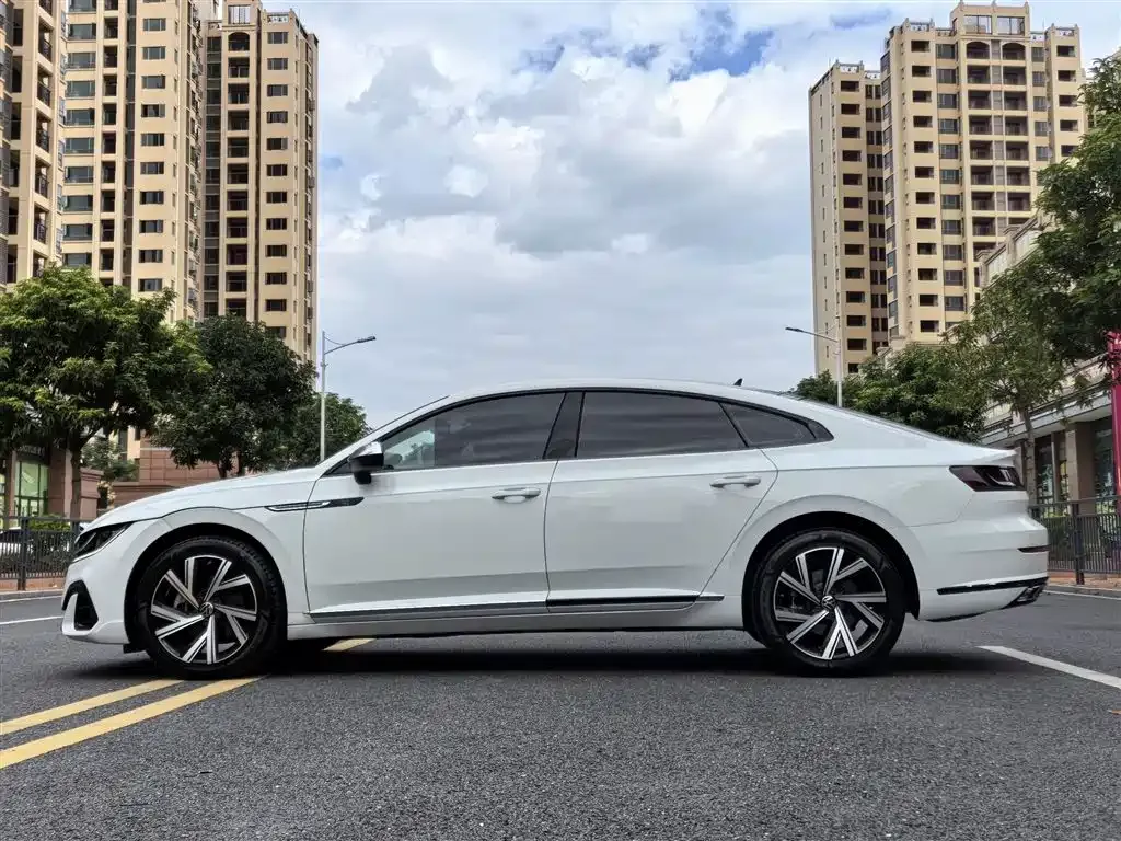 Volkswagen CC 2022 из CN, фото 10