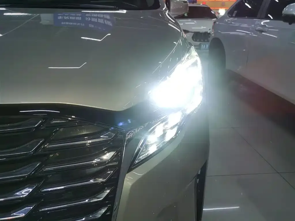 Buick GL8 2023 из CN, фото 7