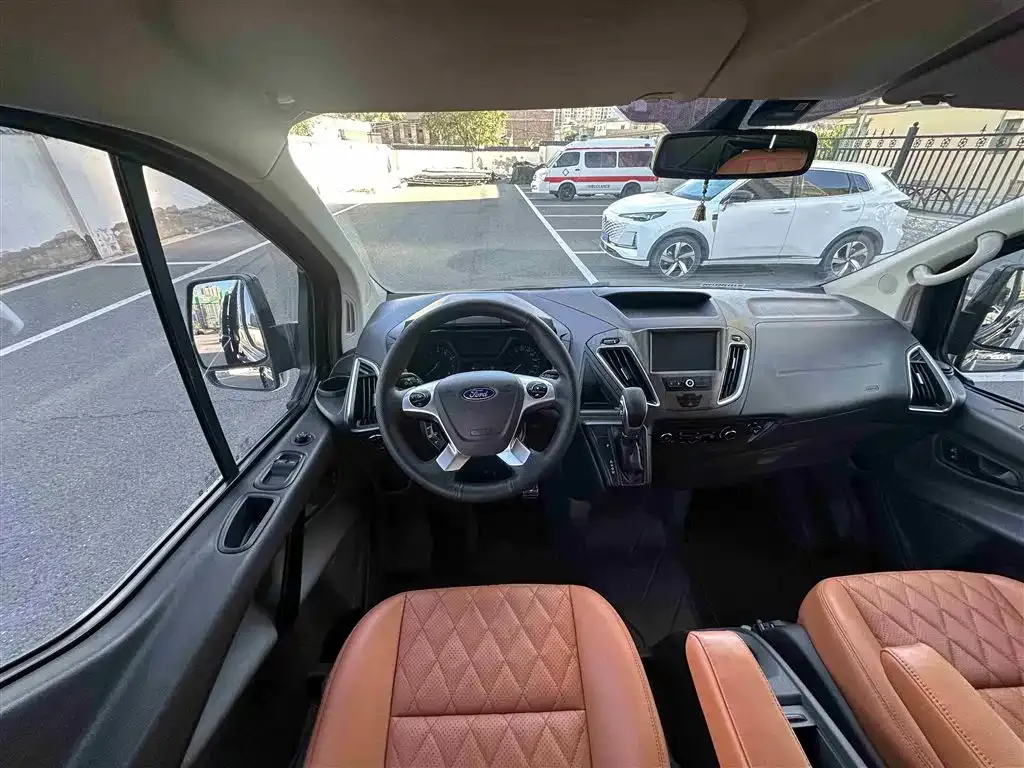 Ford Tourneo 2023 из CN, фото 5