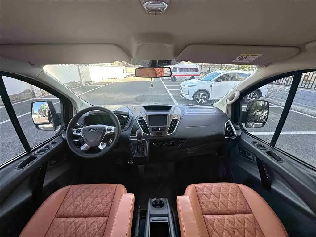 Ford Tourneo 2023 из CN, фото 6