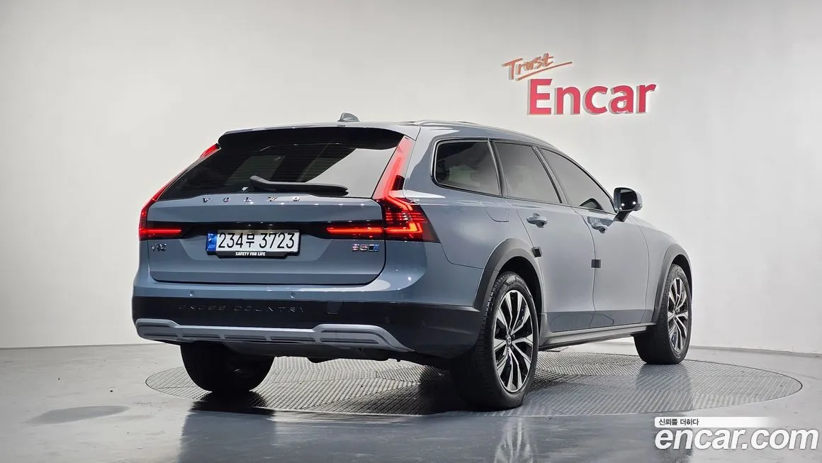 Volvo V90 2023 из KR, фото 2