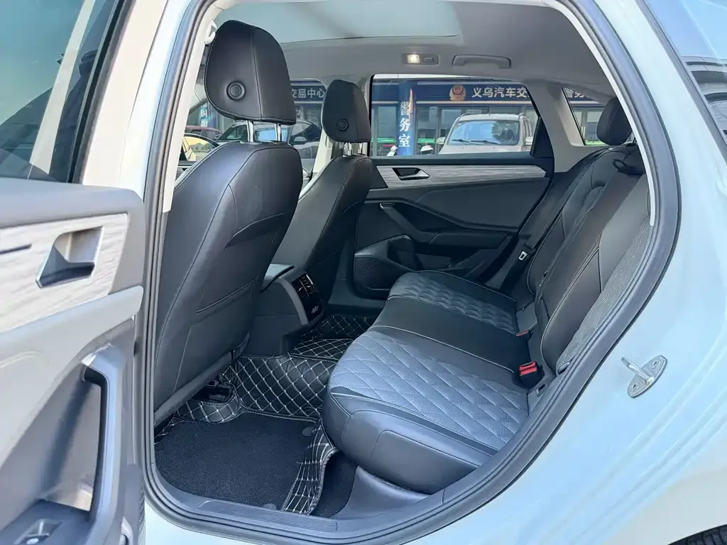 Volkswagen Sagitar 2023 из CN, фото 9