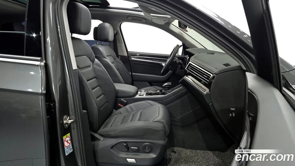 Volkswagen Touareg 2023 из KR, фото 10