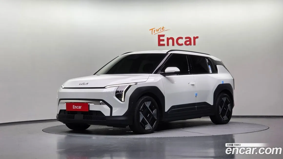 Kia EV3 — фото 1
