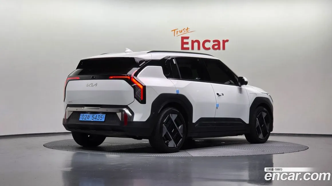 Kia EV3 — фото 2