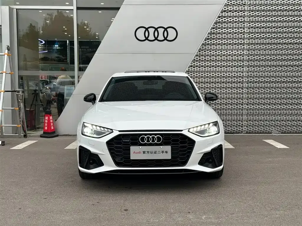 Audi A4L 2022 из CN, фото 2