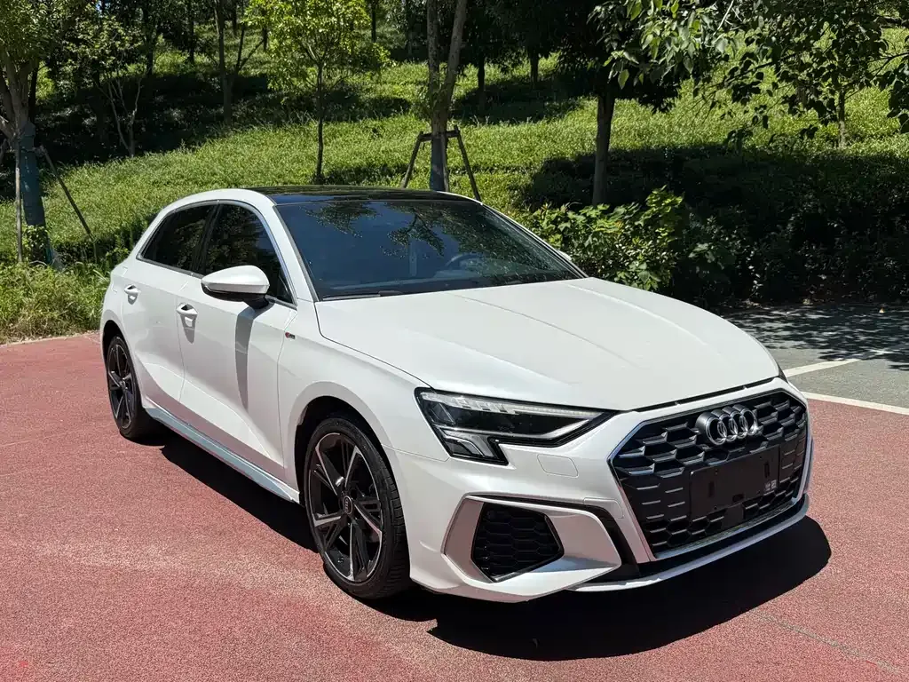Audi A3 2023 из CN, фото 4