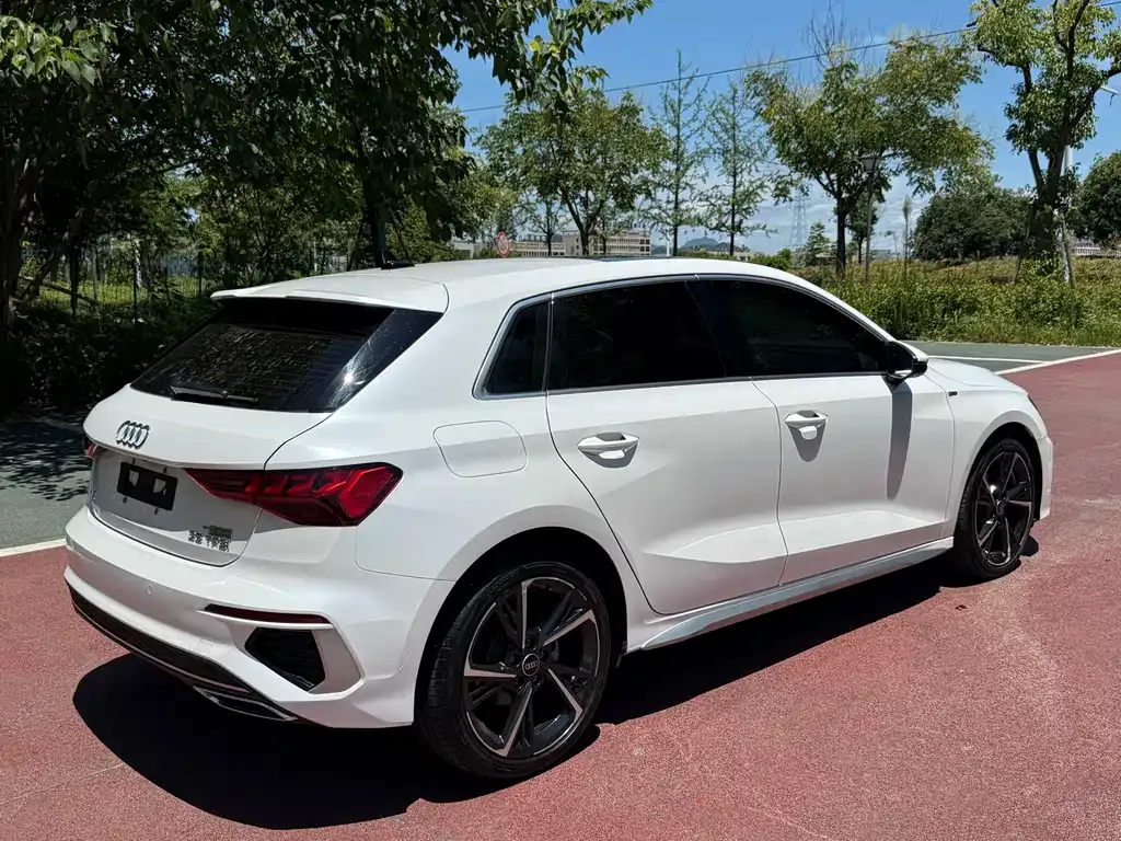 Audi A3 2023 из CN, фото 6