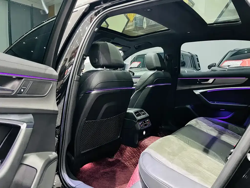 Audi A6L 2021 из CN, фото 6