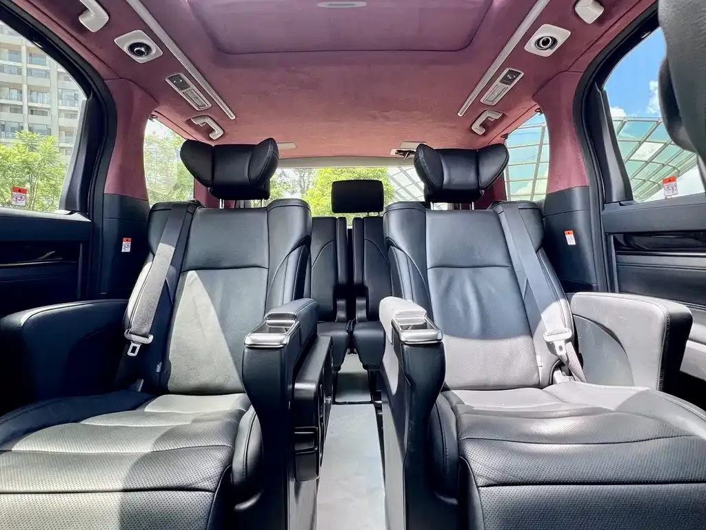 Toyota Vellfire 2023 из CN, фото 9