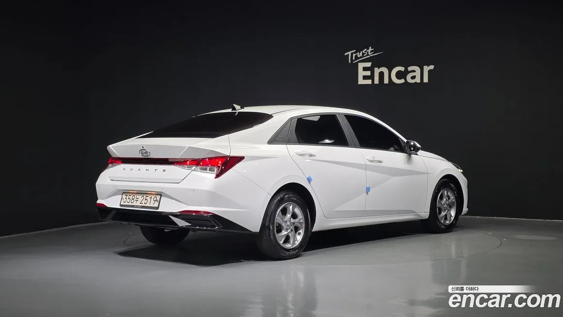 Hyundai AVANTE — фото 2