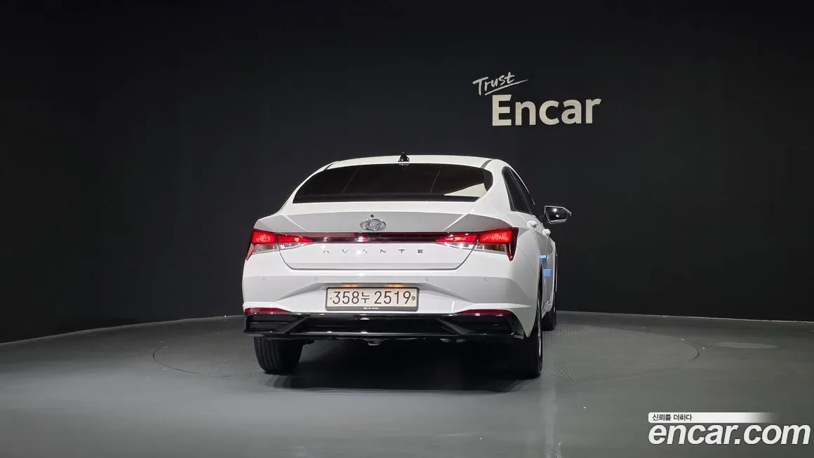 Hyundai AVANTE — фото 4