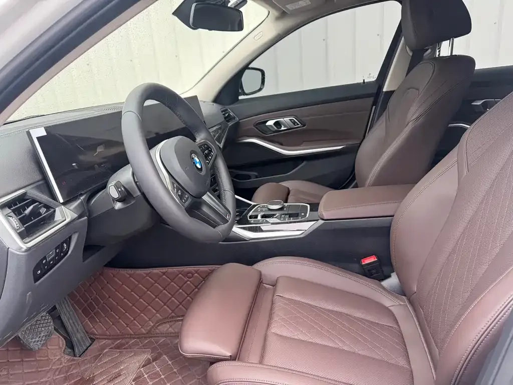 BMW 3 Series 2024 из CN, фото 6