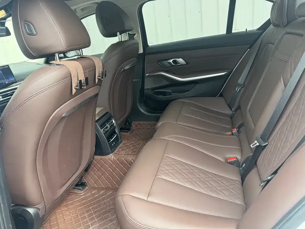 BMW 3 Series 2024 из CN, фото 7