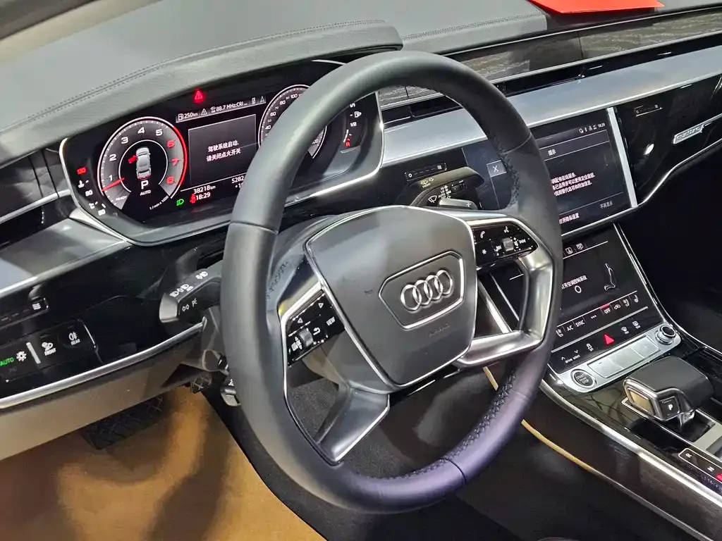 Audi A8 2022 из CN, фото 10