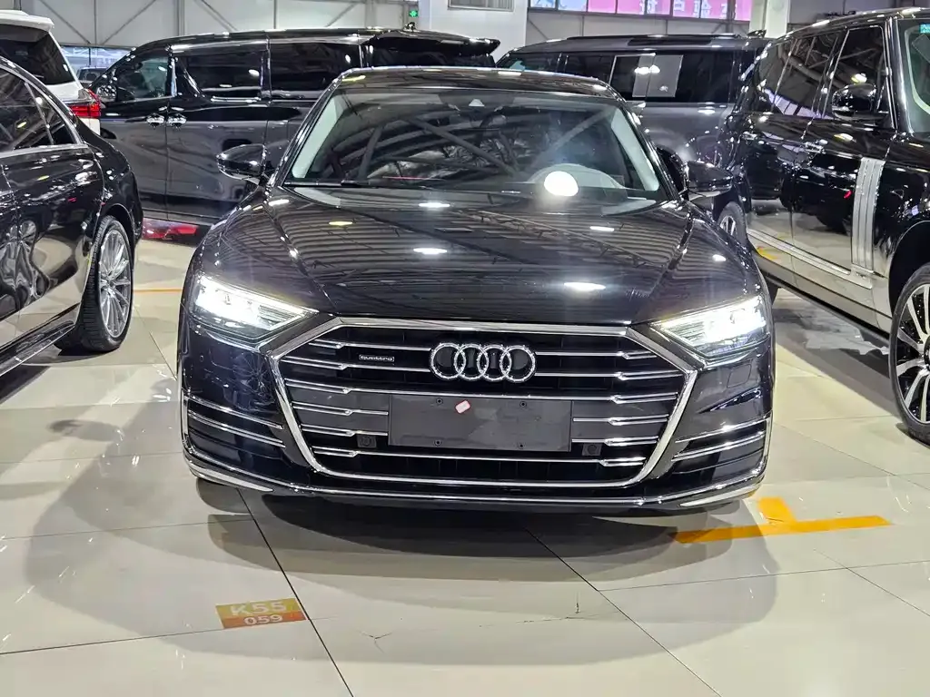 Audi A8 2022 из CN, фото 2
