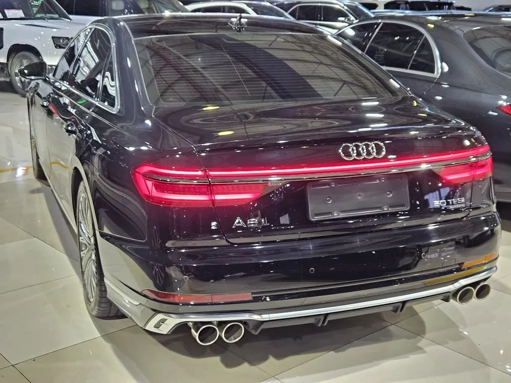 Audi A8 2022 из CN, фото 5