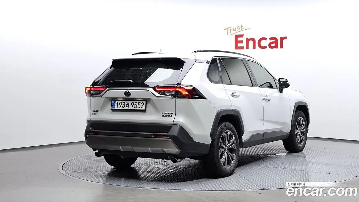 Toyota RAV4 — фото 2
