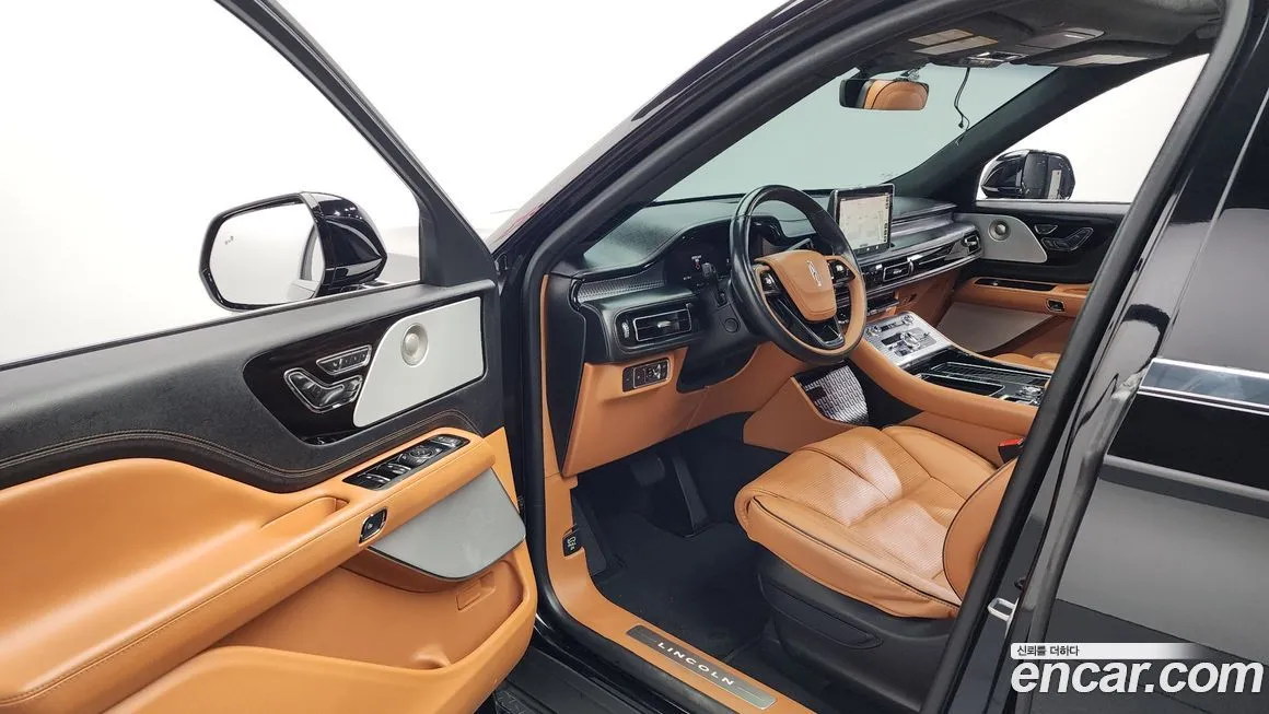 Lincoln Aviator — фото 10